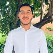 Profesor de la Universidad de los Andes imparte clases de estática, mecánica de materiales, análisis de sistemas estructurales y diseño estructural